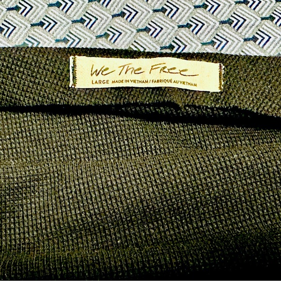 We The Free One Shoulder Black Waffle Knit Sweater Sz L - Picture 3 of 5